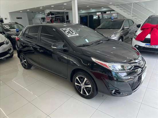 TOYOTA-YARIS-2019