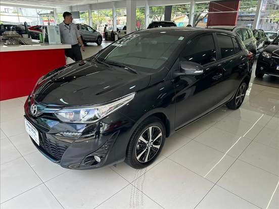 TOYOTA-YARIS-2019
