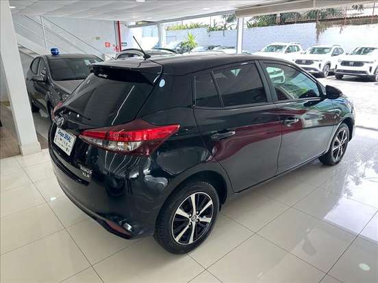 TOYOTA-YARIS-2019