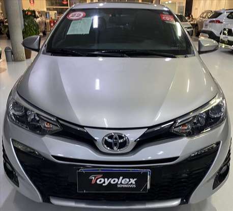 TOYOTA-YARIS-2021