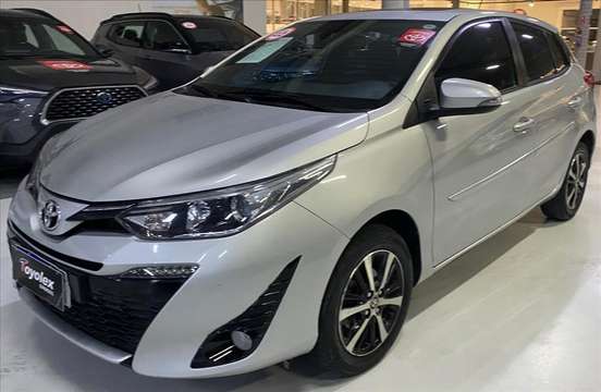TOYOTA-YARIS-2021