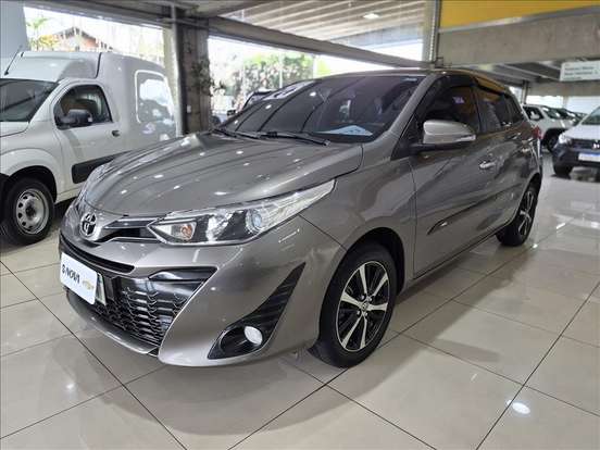 TOYOTA-YARIS-2019