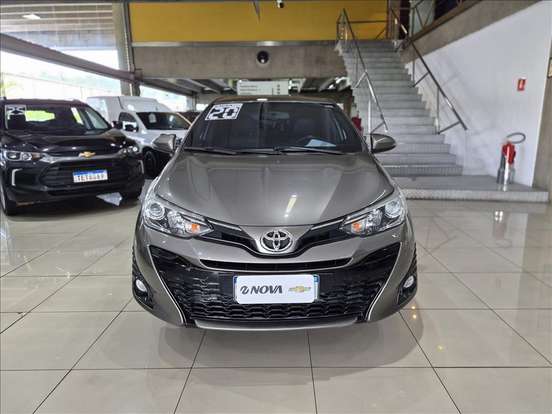 TOYOTA-YARIS-2019
