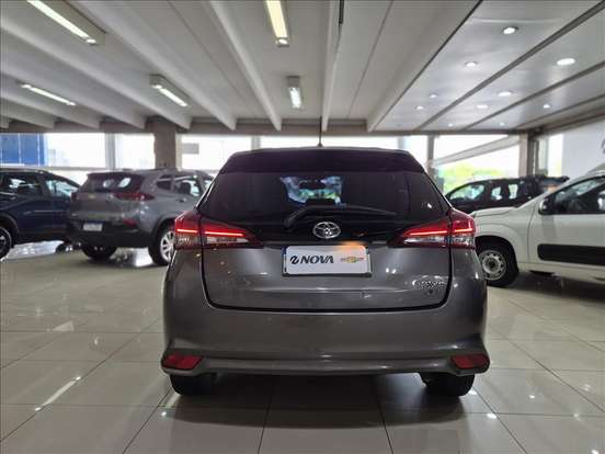 TOYOTA-YARIS-2019