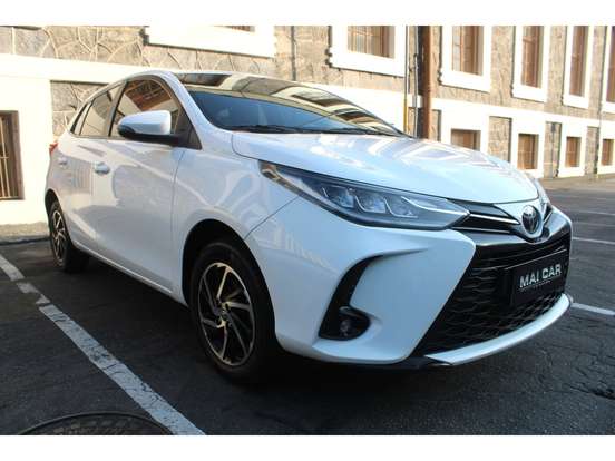 TOYOTA-YARIS-2023