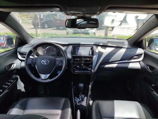 TOYOTA-YARIS-2024