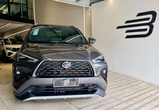 TOYOTA-YARIS CROSS-2026