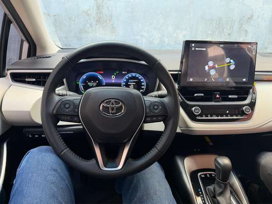 TOYOTA-COROLLA-2025