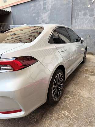 TOYOTA-COROLLA-2025