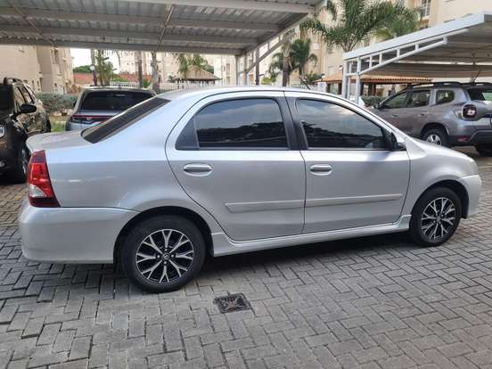 TOYOTA-ETIOS-1.5 PLATINUM SEDAN 16V FLEX 4P AUTOMÁTICO TOYOTA-ETIOS-2017