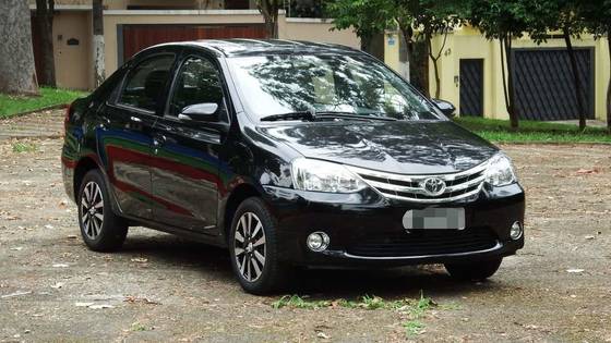 TOYOTA ETIOS 1.5 PLATINUM SEDAN 16V FLEX 4P AUTOMÁTICO