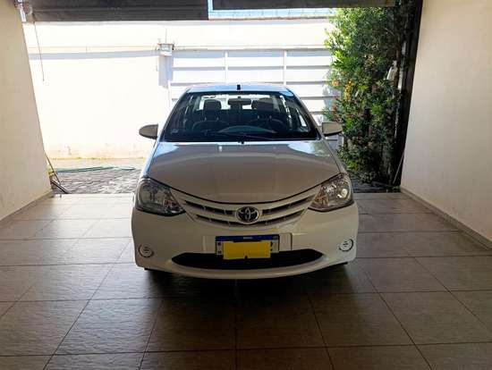 TOYOTA-ETIOS-2016