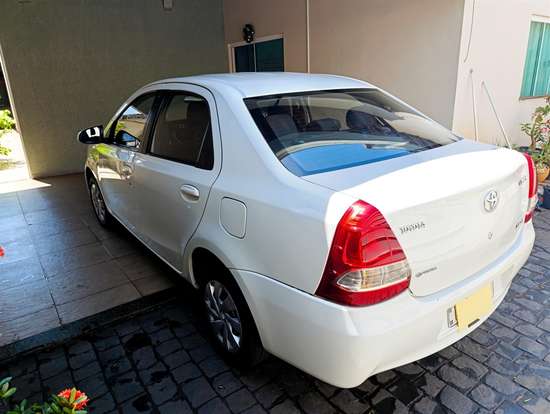 TOYOTA-ETIOS-2016