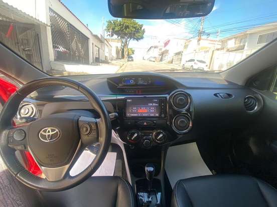 TOYOTA-ETIOS CROSS-2017