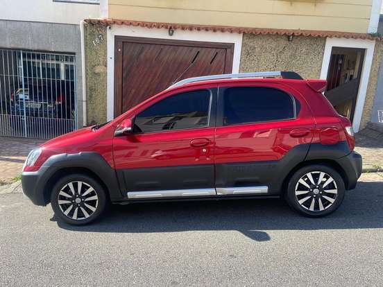 TOYOTA-ETIOS CROSS-1.5 16V FLEX 4P AUTOMÁTICO TOYOTA-ETIOS CROSS-2017