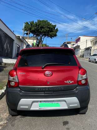TOYOTA-ETIOS CROSS-2017