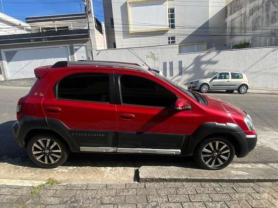 TOYOTA-ETIOS CROSS-1.5 16V FLEX 4P AUTOMÁTICO TOYOTA-ETIOS CROSS-2017