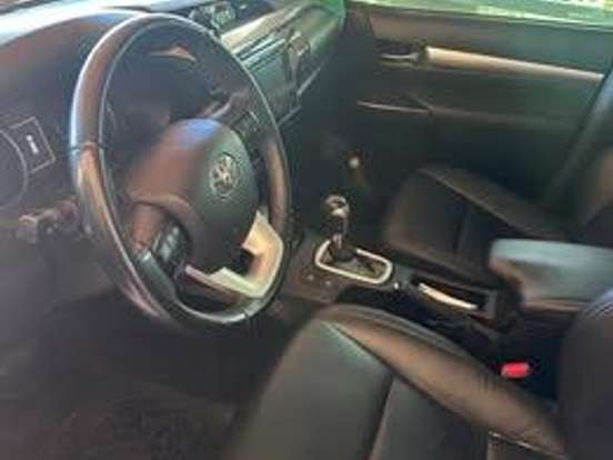 TOYOTA-HILUX-2.7 SRV 4X2 CD 16V FLEX 4P AUTOMÁTICO TOYOTA-HILUX-2017