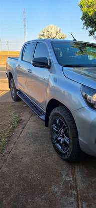 TOYOTA-HILUX-2025