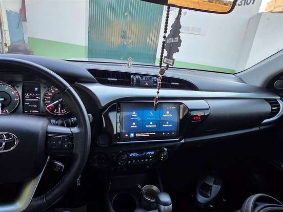 TOYOTA-HILUX-2.8 D-4D TURBO DIESEL CD SR 4X4 AUTOMÁTICO TOYOTA-HILUX-2025
