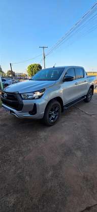 TOYOTA-HILUX-2025