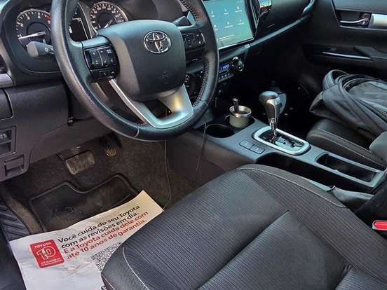 TOYOTA-HILUX-2.8 D-4D TURBO DIESEL CD SR 4X4 AUTOMÁTICO TOYOTA-HILUX-2025