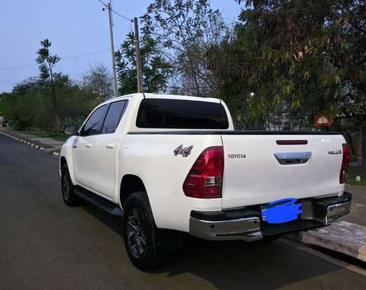 TOYOTA-HILUX-2.8 D-4D TURBO DIESEL CD SR 4X4 AUTOMÁTICO TOYOTA-HILUX-2022
