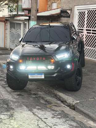 TOYOTA-HILUX-2018