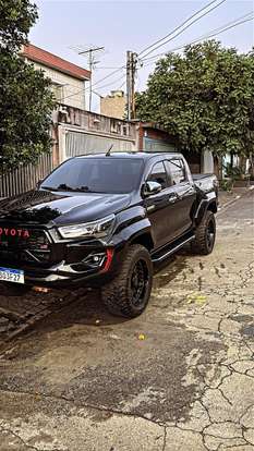 TOYOTA-HILUX-2018