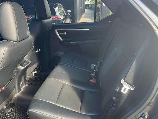 TOYOTA-HILUX SW4-2.8 D-4D TURBO DIESEL SRX 7L 4X4 AUTOMÁTICO TOYOTA-HILUX SW4-2021