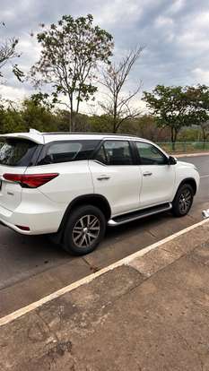 TOYOTA-HILUX SW4-2.8 SRX 4X4 7 LUGARES 16V TURBO INTERCOOLER DIESEL 4P AUTOMÁTICO TOYOTA-HILUX SW4-2018