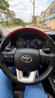 TOYOTA-HILUX SW4-2018
