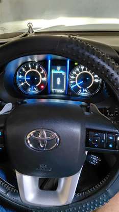 TOYOTA-HILUX SW4-2018