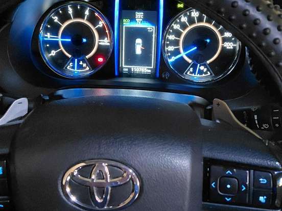TOYOTA-HILUX SW4-2.8 SRX DIAMOND 4X4 7 LUGARES 16V TURBO INTERCOOLER DIESEL 4P AUTOMÁTICO TOYOTA-HILUX SW4-2018