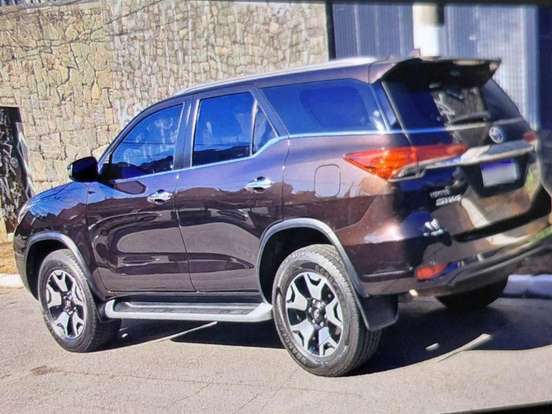 TOYOTA-HILUX SW4-2.8 SRX DIAMOND 4X4 7 LUGARES 16V TURBO INTERCOOLER DIESEL 4P AUTOMÁTICO TOYOTA-HILUX SW4-2018