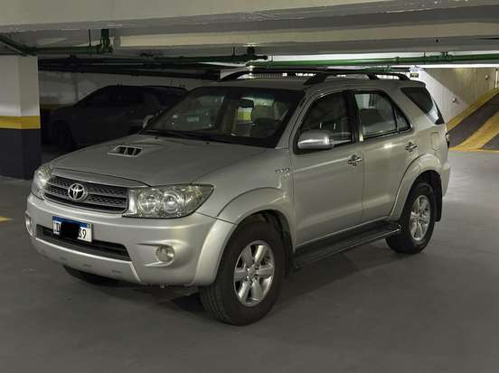 TOYOTA-HILUX SW4-2011