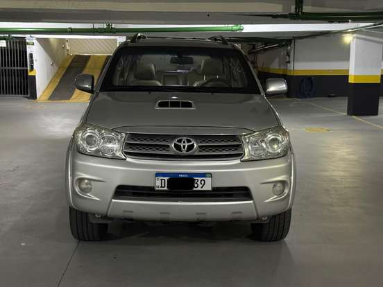 TOYOTA-HILUX SW4-3.0 SRV 4X4 7 LUGARES 16V TURBO INTERCOOLER DIESEL 4P AUTOMÁTICO TOYOTA-HILUX SW4-2011