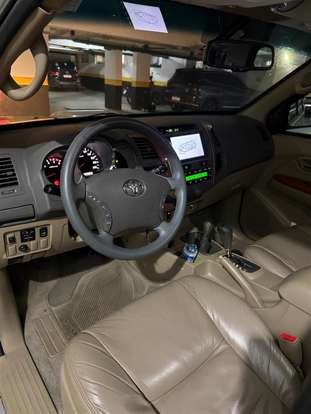 TOYOTA-HILUX SW4-2011