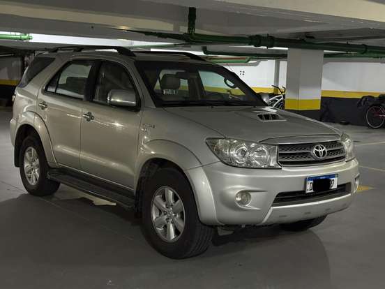 TOYOTA-HILUX SW4-3.0 SRV 4X4 7 LUGARES 16V TURBO INTERCOOLER DIESEL 4P AUTOMÁTICO TOYOTA-HILUX SW4-2011