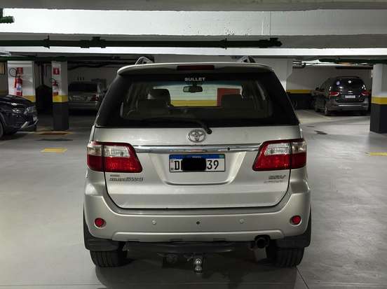 TOYOTA-HILUX SW4-2011