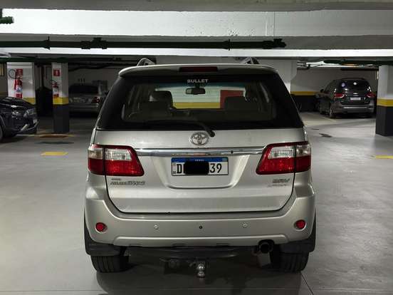 TOYOTA-HILUX SW4-3.0 SRV 4X4 7 LUGARES 16V TURBO INTERCOOLER DIESEL 4P AUTOMÁTICO TOYOTA-HILUX SW4-2011