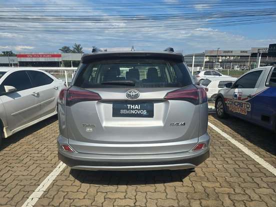 TOYOTA-RAV4-2017