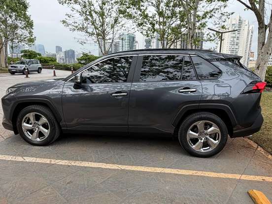 TOYOTA-RAV4-2020