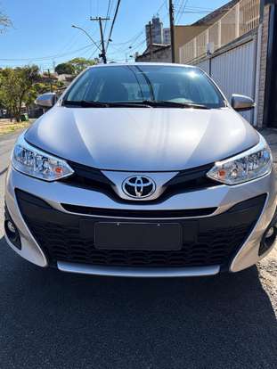 TOYOTA-YARIS-2019
