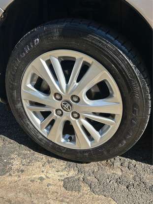 TOYOTA-YARIS-2019