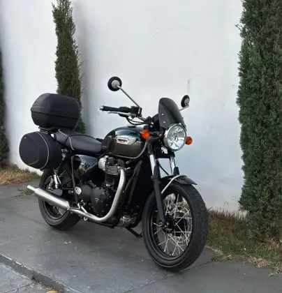 TRIUMPH BONNEVILLE T100 900 