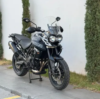 TRIUMPH TIGER 800 XRX 