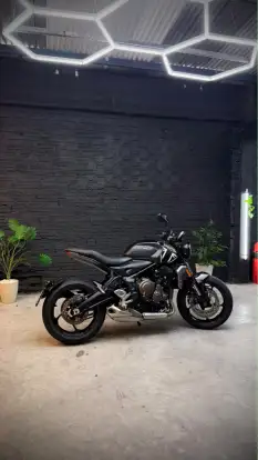 TRIUMPH-TRIDENT 660-2021