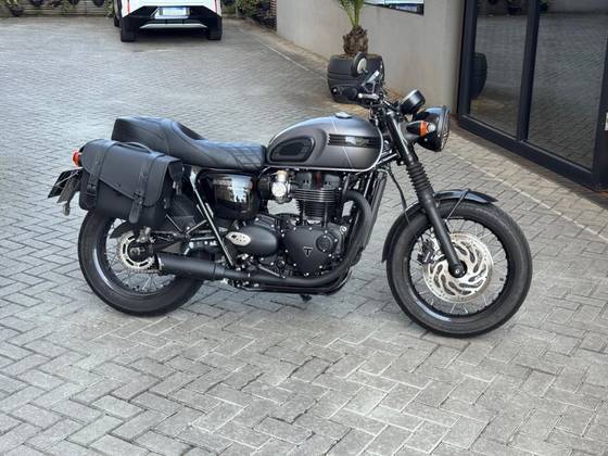 TRIUMPH BONNEVILLE T120 BLACK 1200 