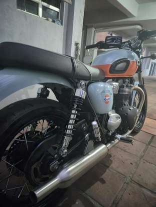 TRIUMPH-BONNEVILLE T100 900-2022